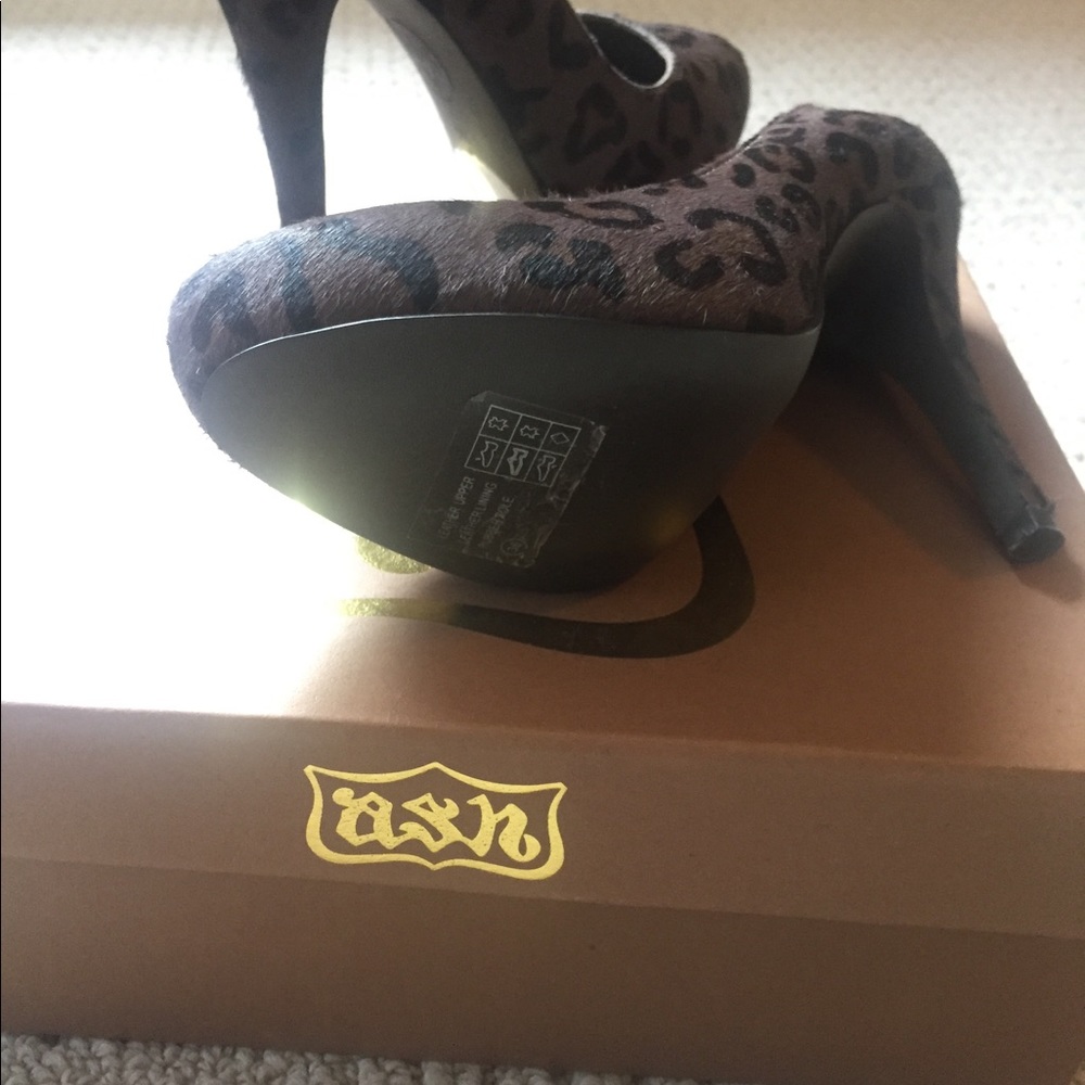Shoes - Picture 4 of 8